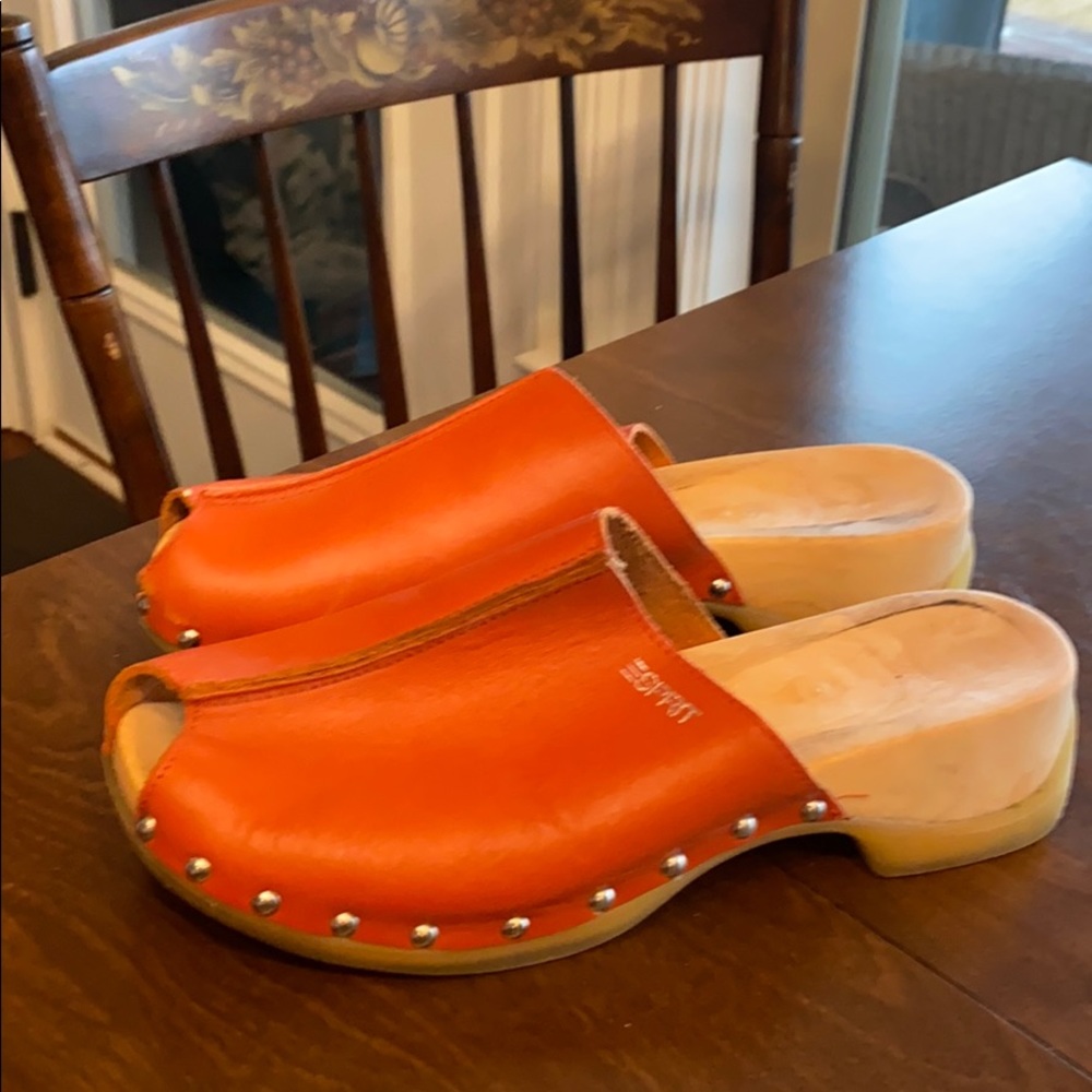 Clogs - Picture 3 of 5